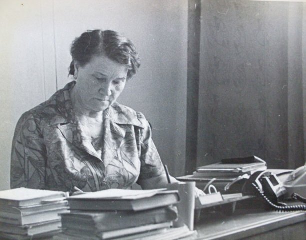 Ангелина Николаевна Ламтева  – первый директор библиотеки Челябинского медицинского института 	
